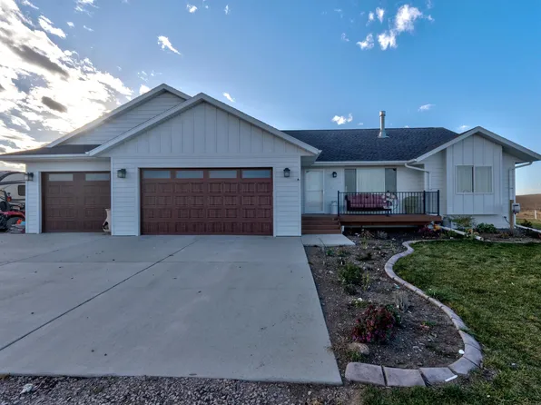 22933 Gateway Dr, Box Elder, SD 57719