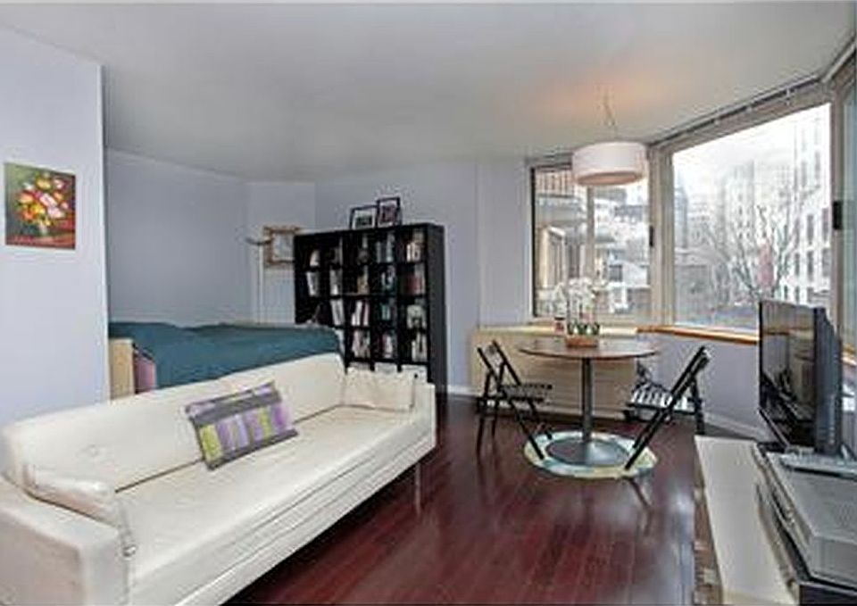1st image of 201 W 72nd St APT 4I