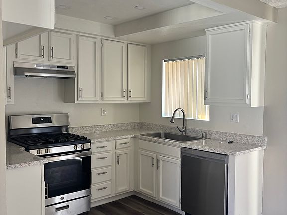 2x2 kitchen