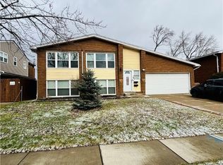18 Barone Cir, Cheektowaga, NY 14225