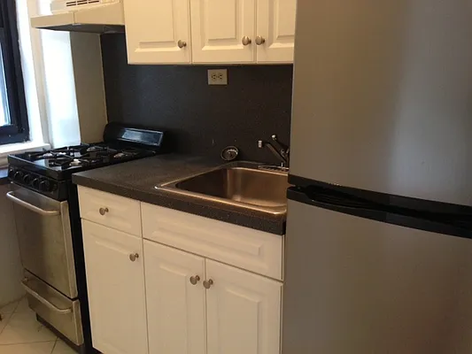 Rented by Stonehenge NYC LLC | media 77