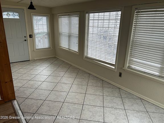 4th image of 646 S Clemens Ave