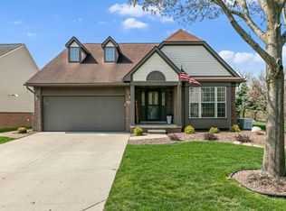 3721 Ridge View Dr N, Trenton, MI 48183