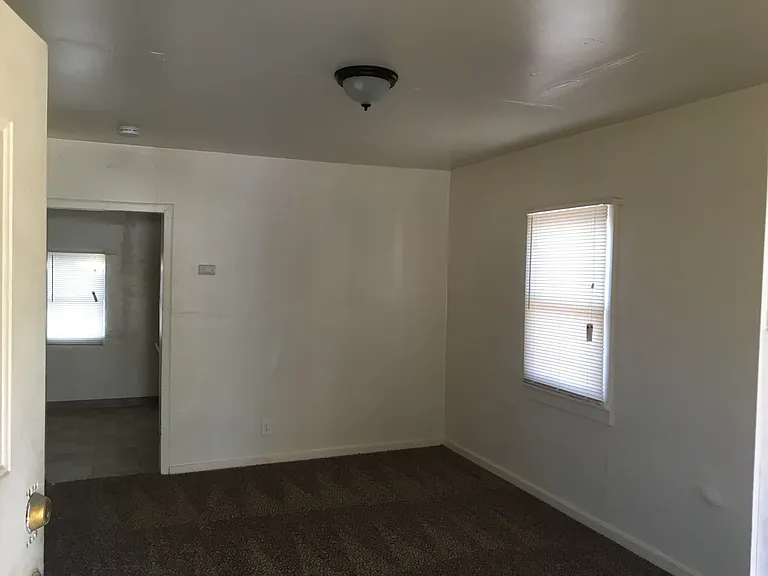 1203 E 10th St — Photo 3