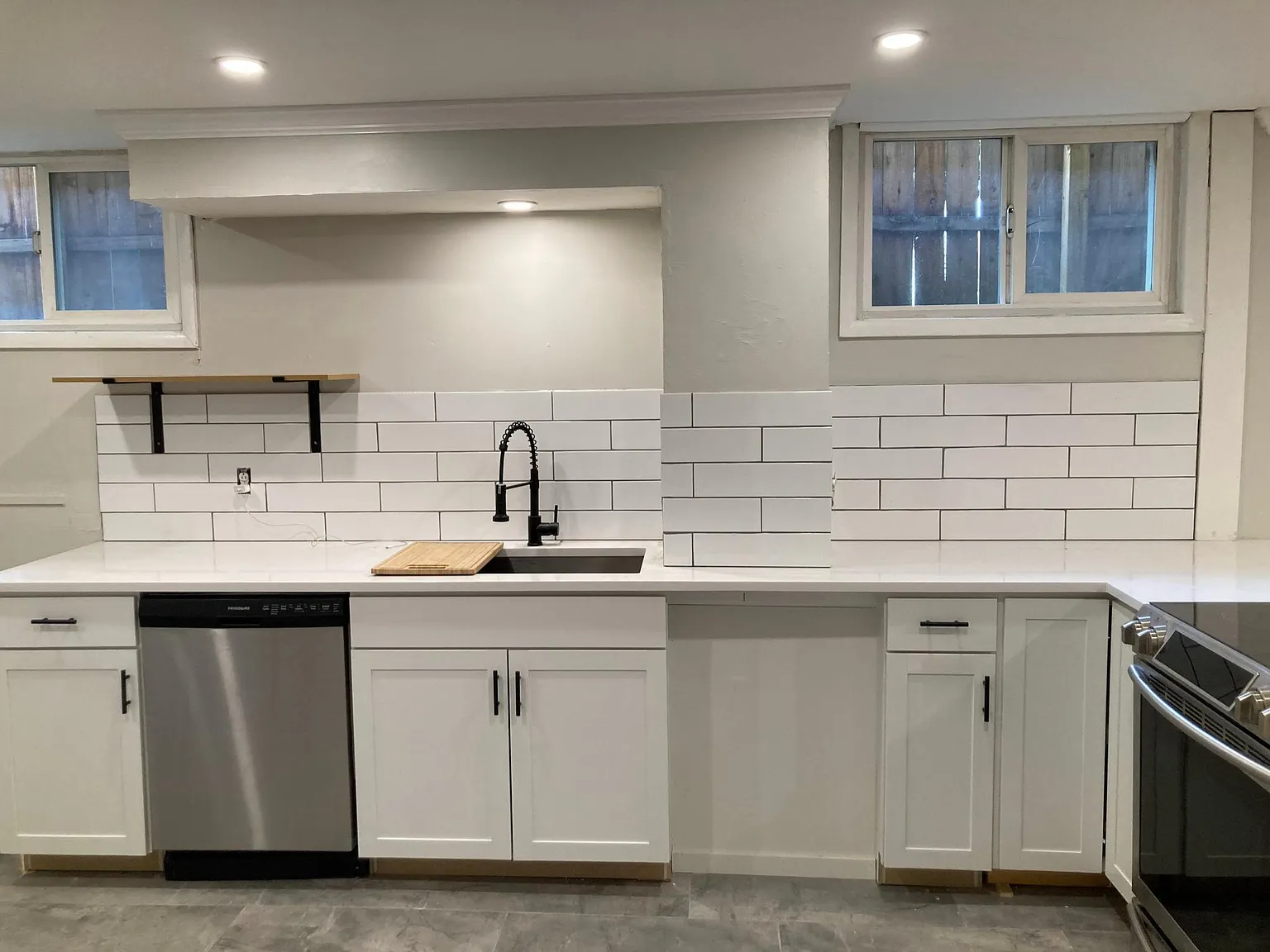 1 bed, 930 sqft, $1,630 — Photo 2