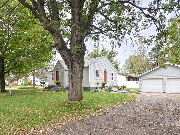 2nd image of 1108 3rd St N