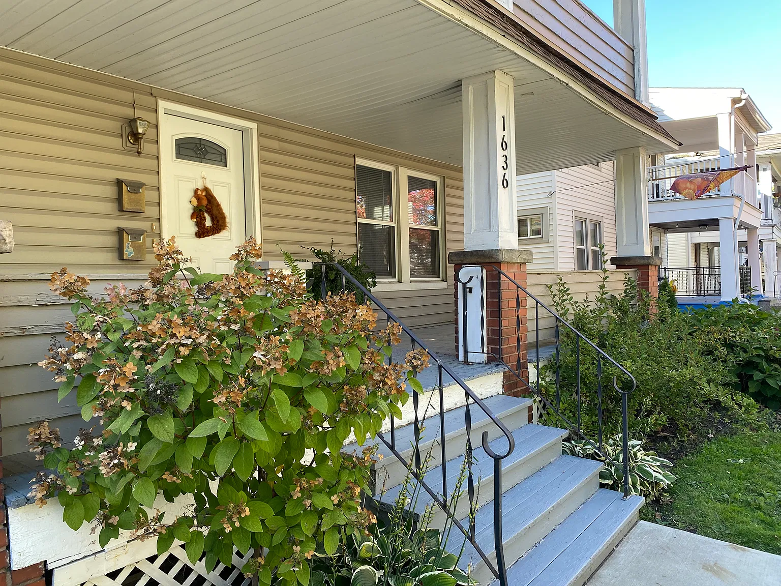 3 bed, 1800 sqft, $2,300 — Photo 2