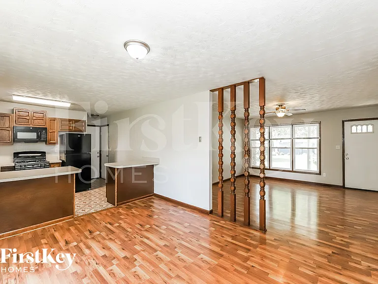 156 Dolores St — Photo 5