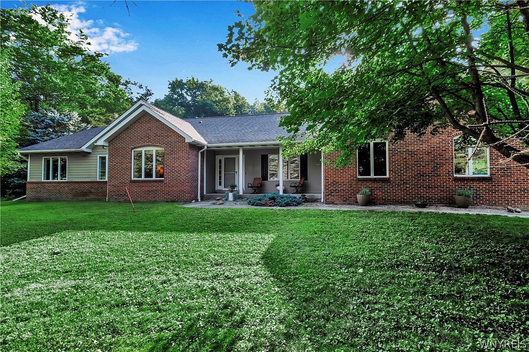 300 Elmwood Ave, East Aurora, NY 14052 Zillow