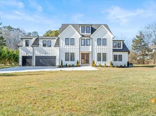 10541 E Brainerd Rd, Apison, TN 37302