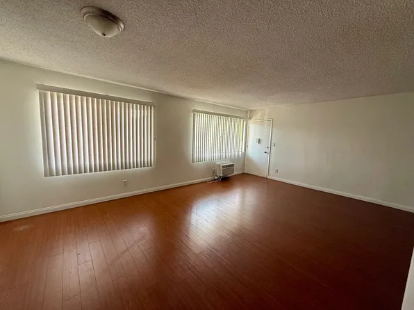 3675 Monon St #302, Los Angeles, CA 90027