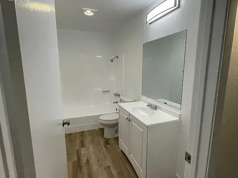 15000 Burbank Blvd #202 — Photo 6