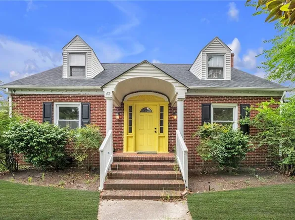 42 Rens Rd, Poquoson, VA 23662