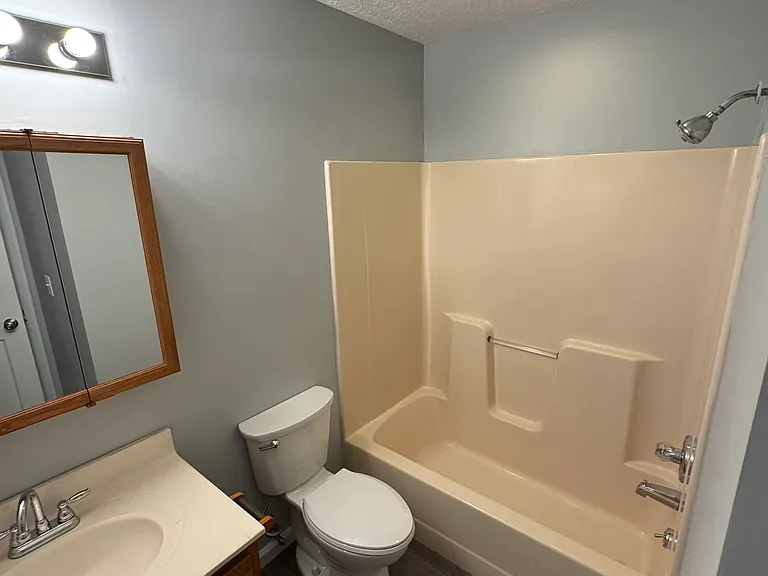 1211 Redbud St — Photo 24