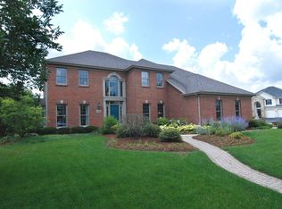 1090 Saint Andrews Cir, Geneva, IL 60134