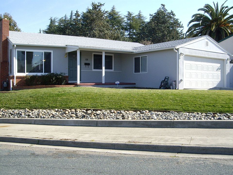 Beautifully Remodeled 3 Bdrm/2 Ba