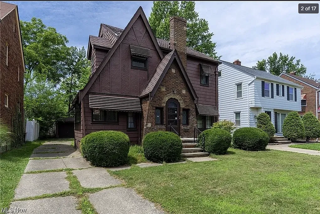 Building Photo - 254 E 210th St