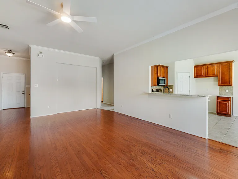 112 Singletree Ln — Photo 6