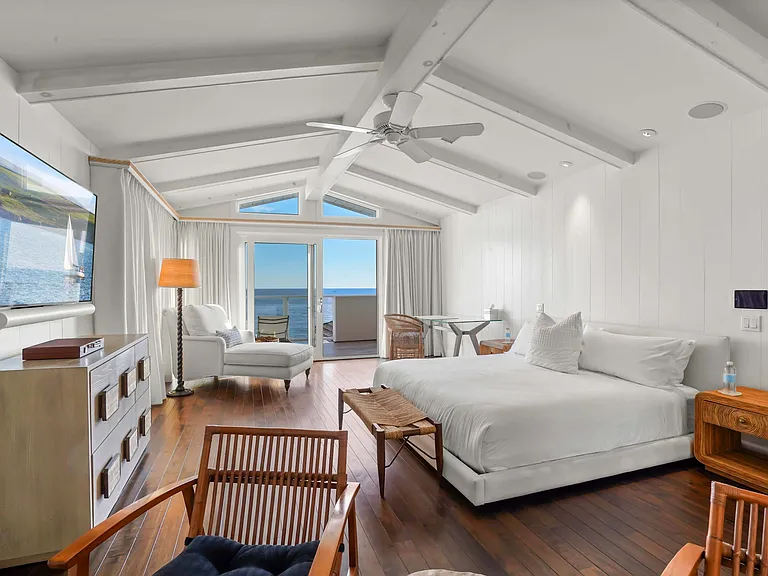 A master suite where the ocean feels just steps away.