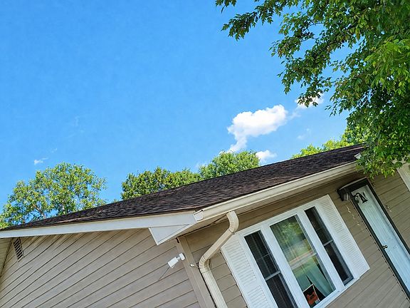 5th image of 4490 Lake Dr