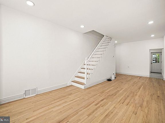 5th image of 2630 Jasper St