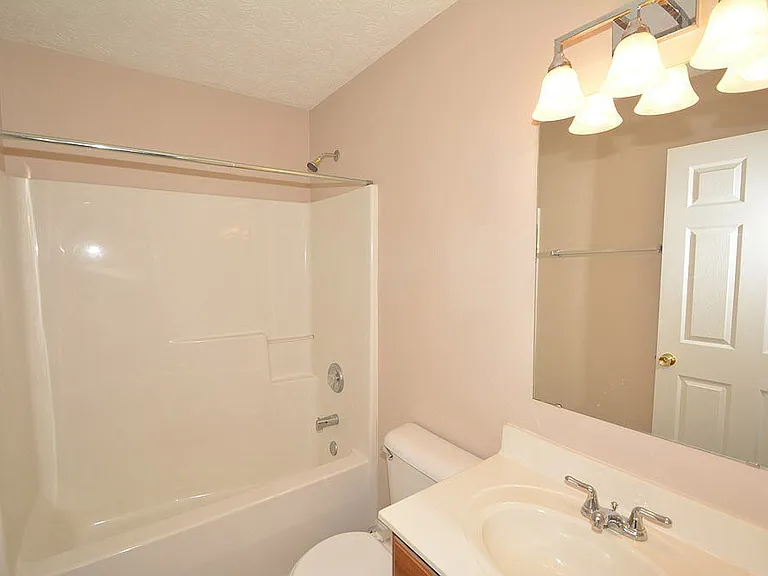 6917 Tree Top Ln — Photo 22