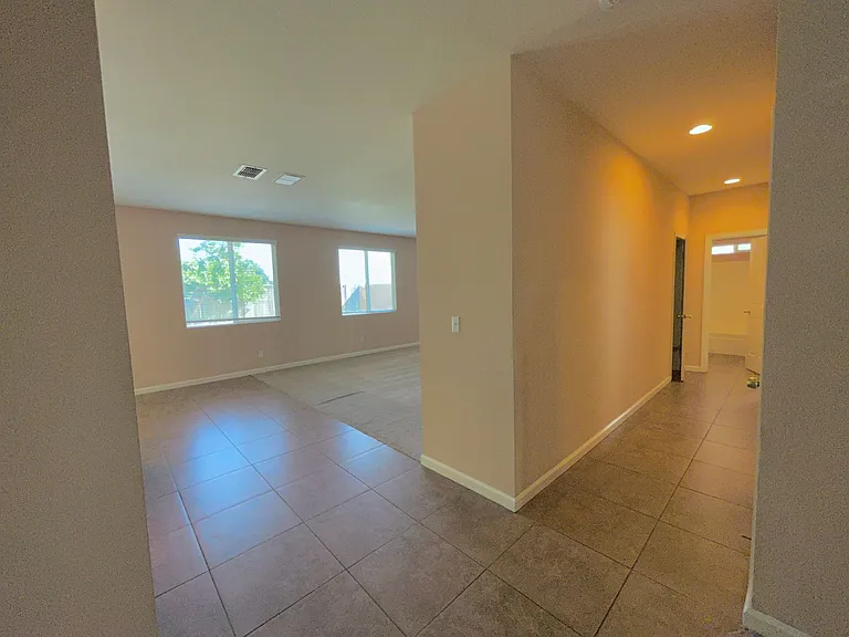 6001 Jefjen Way — Photo 5