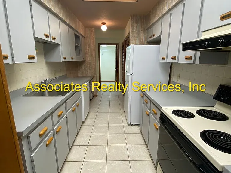 5416 NW 9th Ln — Photo 6