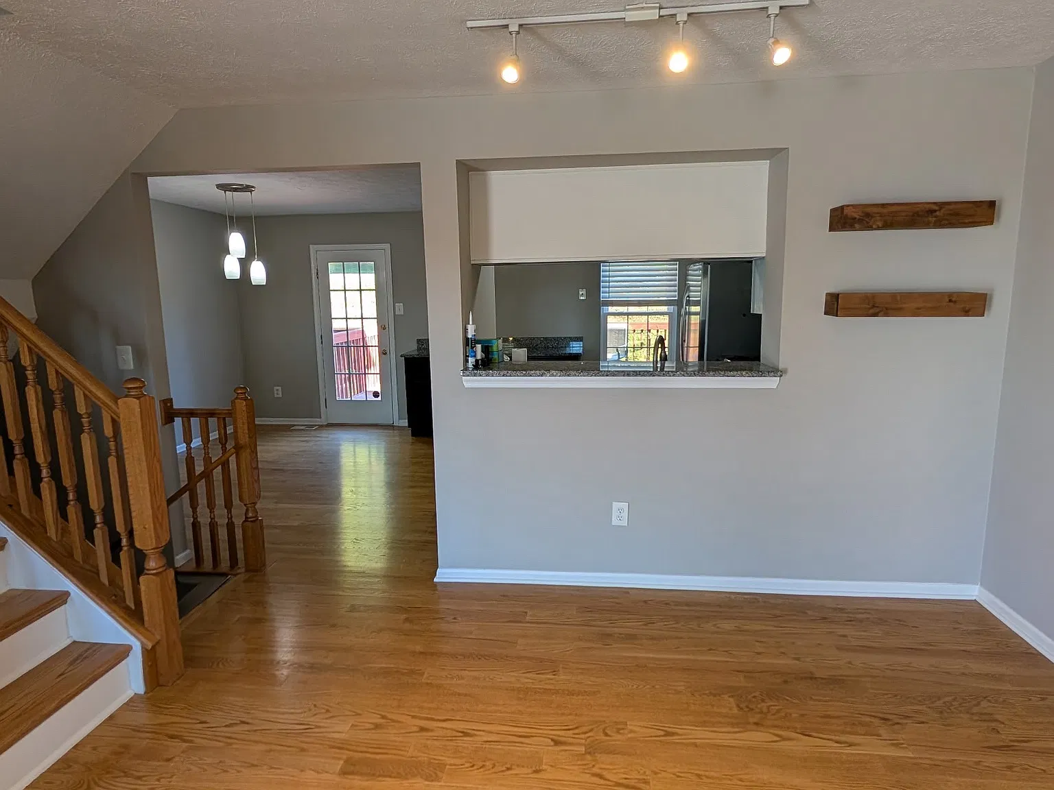 3 bed, 2.5 bath, 1700 sqft, $2,800 — Photo 4