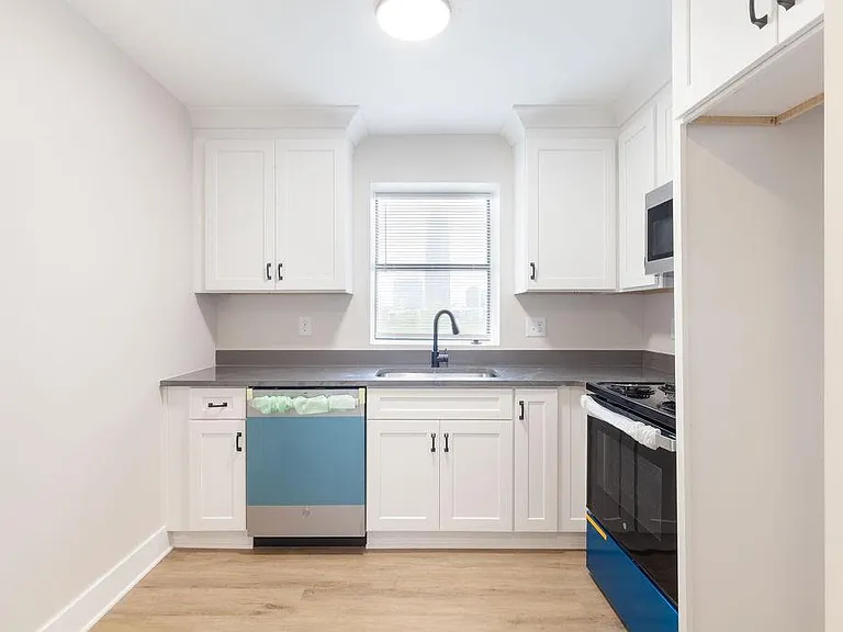 396 Linden Ave NE #202 — Photo 9