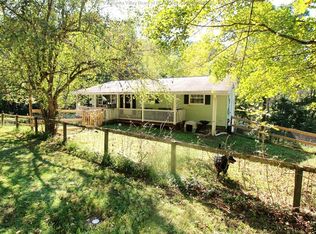 184 Ranch Lake Blvd, Scott Depot, WV 25560