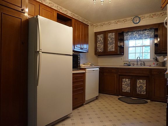 5th image of 125 Circle Dr