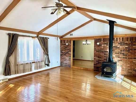 3rd image of 3102 Dogwood Dr