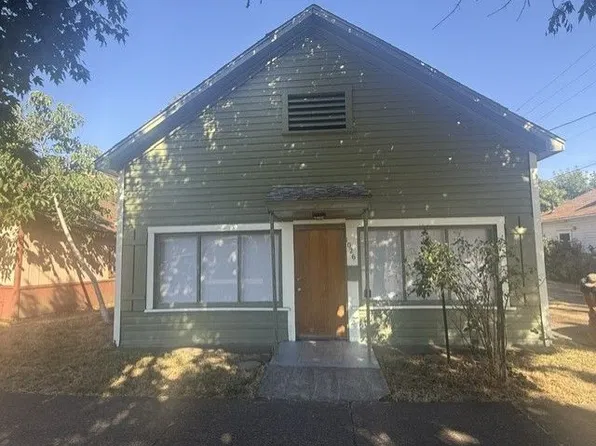 1026 SE Fullerton St, Roseburg, OR 97470