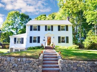 33 Fox Rd, Wakefield, MA 01880