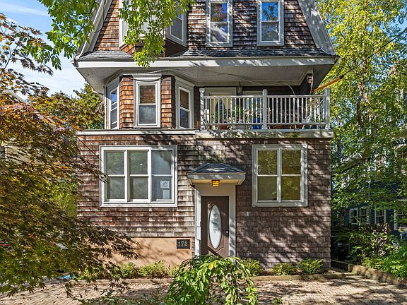 2nd image of 172 Lexington Ave #2