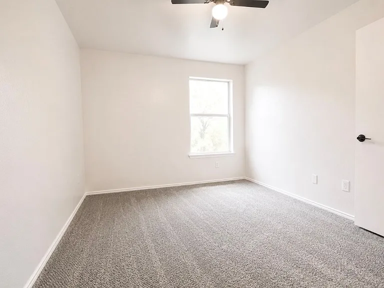 1759 Oneal St — Photo 14