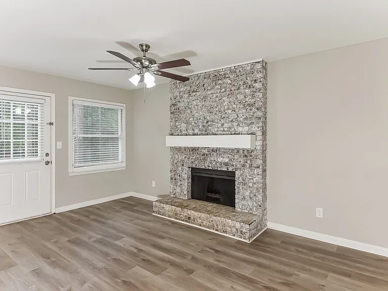 3811 Eden Glen Dr SE — Photo 8