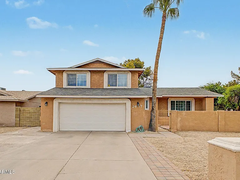 2457 W Redfield Rd — Photo 2