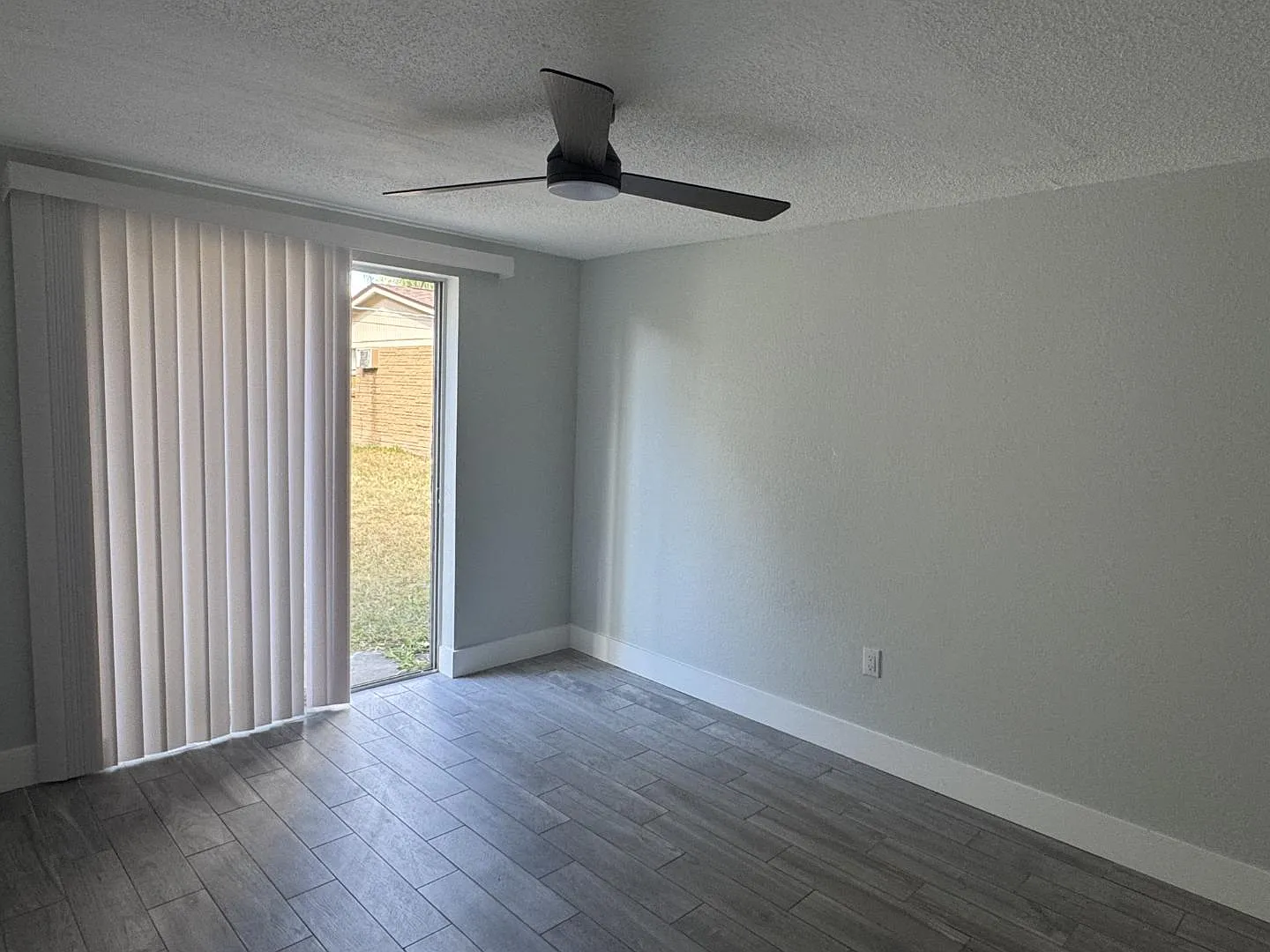 13806 N 21st Street Unit - Unit # D3 — Photo 4