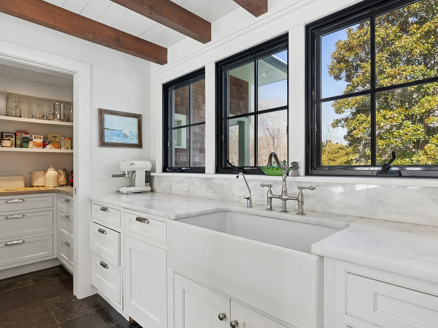 Stunning Shelter Island Country Estate — Photo 3