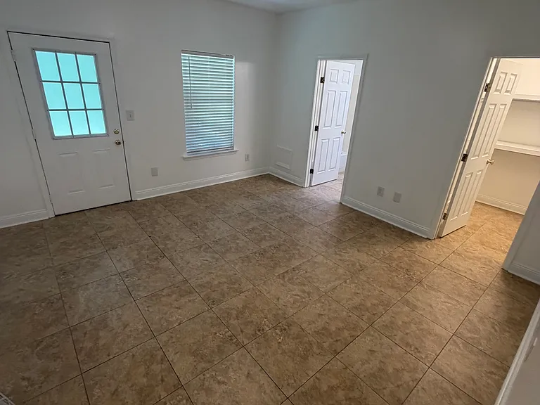 327 Ruella Ave — Photo 10