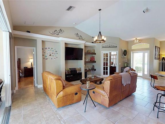 3rd image of 7011 Park Cir