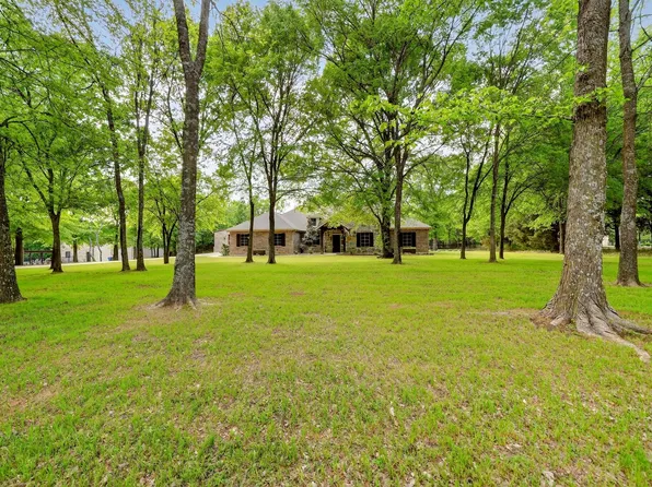 2211 Canyon Lake Rd, Wills Point, TX 75169