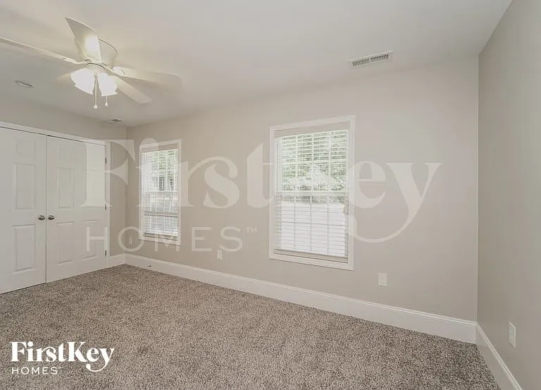 115 Kings Dr — Photo 11
