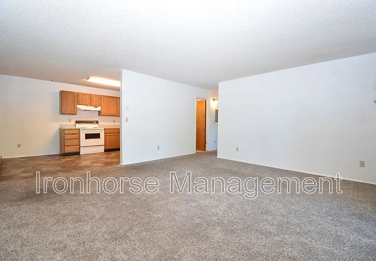 809 W Villard St #47 — Photo 3