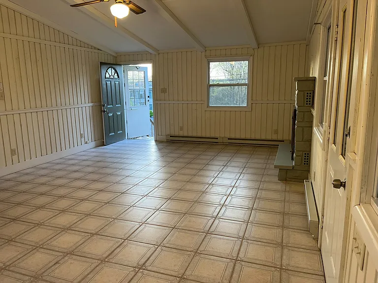548 Mountain Rd — Photo 6
