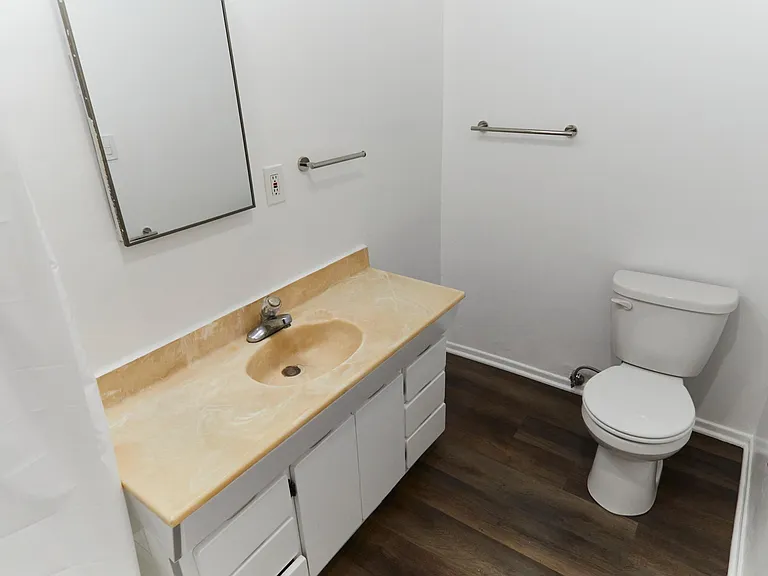 4076 Redwood Ave #1 — Photo 8