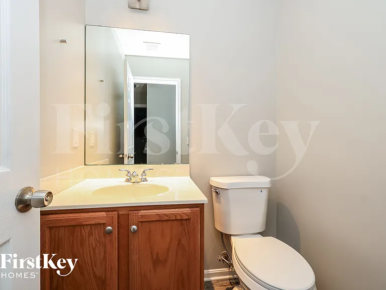1211 Parkside Dr — Photo 17