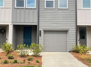 1516 Parks Edge Ln, Atlanta, GA 30318